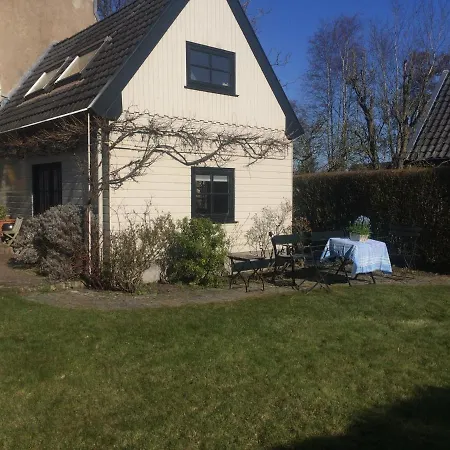 Bed & Breakfast Curtevenne-annex, Monument Grenst Aan Natuurmonument