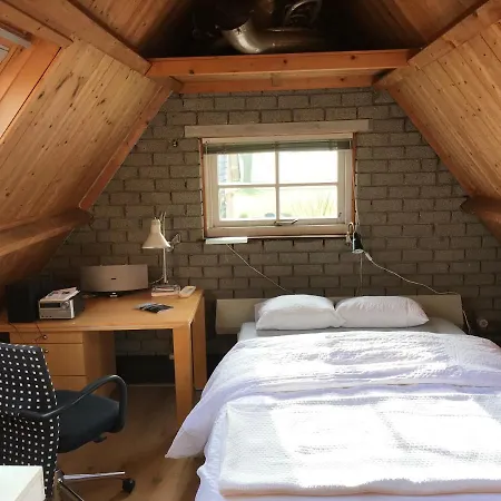 Bed & Breakfast Curtevenne-annex, Monument Grenst Aan Natuurmonument *