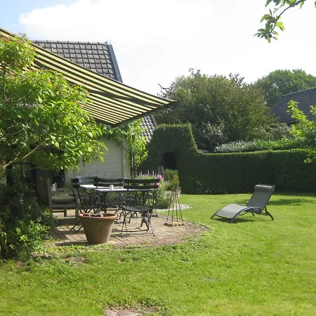 Bed & Breakfast Curtevenne-annex, Monument Grenst Aan Natuurmonument *